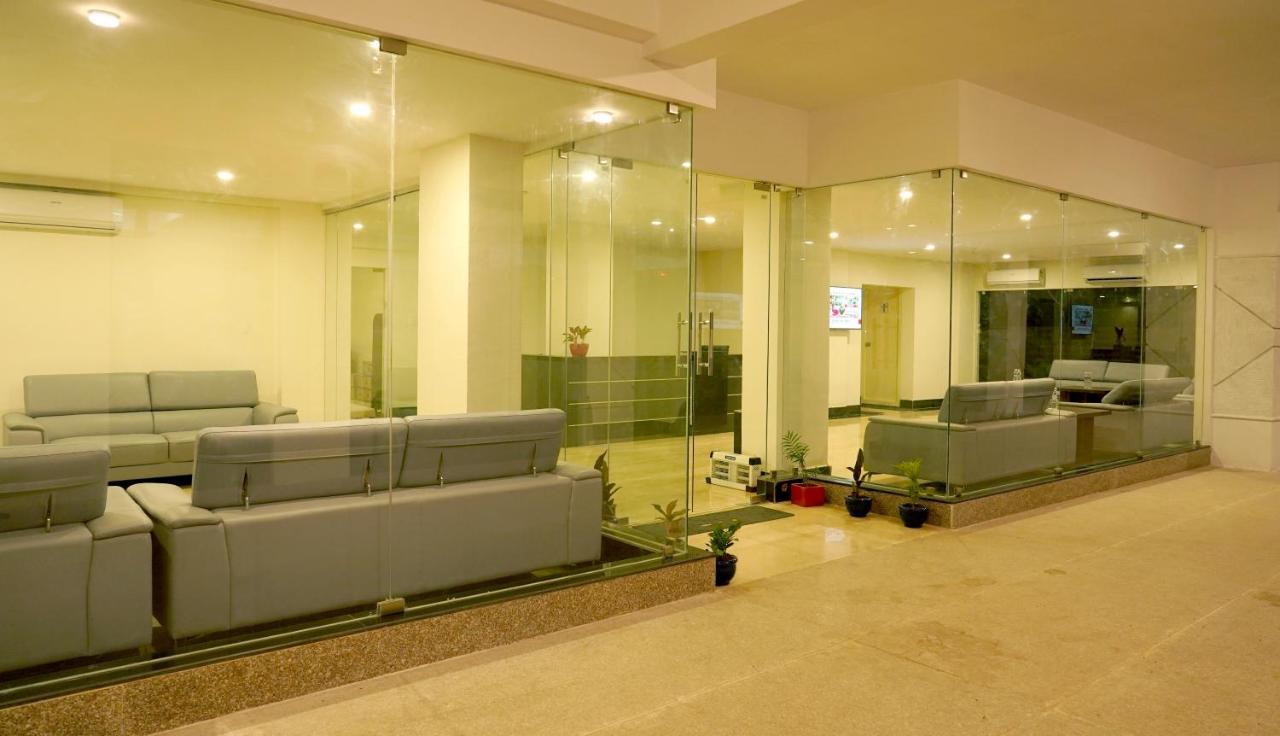 Hotel D Dev Vijayawāda Exteriér fotografie