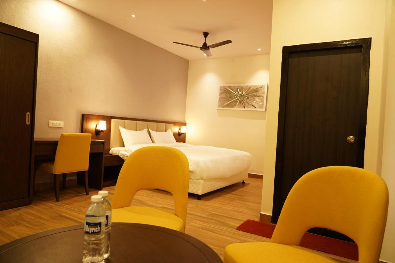 Hotel D Dev Vijayawāda Exteriér fotografie